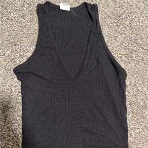 Black Ribbed V-Neck Crop Tank Top - Sleeveless